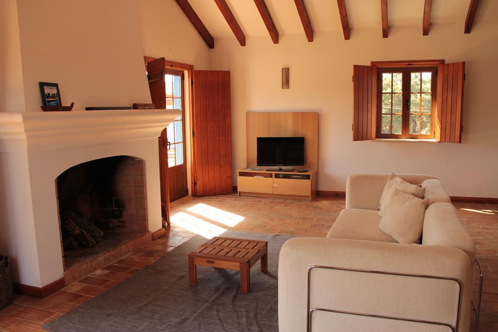 Monte Azul - Casas De Campo Do Junqueirinho Bicos Номер фото