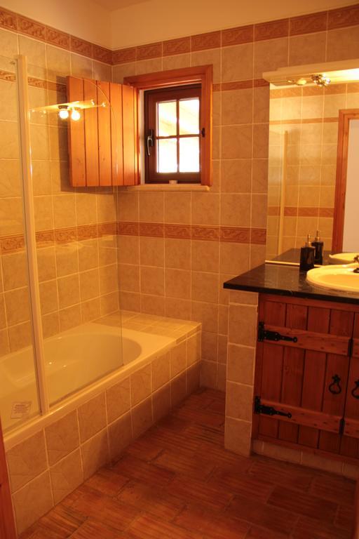Monte Azul - Casas De Campo Do Junqueirinho Bicos Экстерьер фото